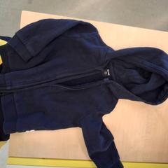 Babakardigán A capuche bleu, amint azt IKEA Avignon az iLost segítségével jelentette.