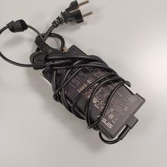 Laptop oplader، كما تم الإبلاغ عنه بواسطة Padualaan 101 عبر iLost