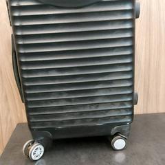 Resväska, rapporterat av Rotterdam The Hague Airport med iLost