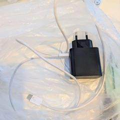Adaptador, segons ha informat Inntel Hotels Utrecht Centre mitjançant iLost