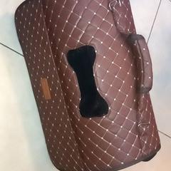 Dog transporter, jak nahlášeno Leonardo Royal Hotel Amsterdam pomocí iLost