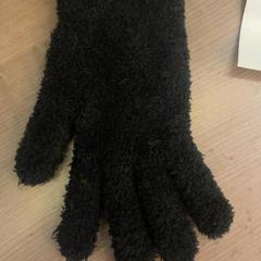 スカーフ Handschoen zwart がiLostで Pathé Arnhem によって報告されました