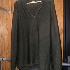 İLost kullanarak Club Nyx/Exit Café tarafından bildirildiği gibi Sweater Green