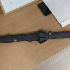 Paraplu, zoals gemeld door Regio Limburg - Leuven met iLost