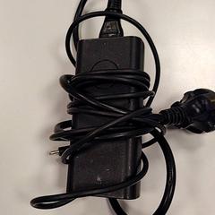 Laptop töltő, amint azt Vrije Universiteit Amsterdam az iLost segítségével jelentette.