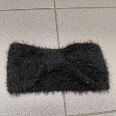 Gumička do vlasů zwart, jak nahlášeno Regio Oost-Vlaanderen pomocí iLost