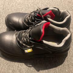 İLost kullanarak Ramada by Wyndham Amsterdam Airport Schiphol tarafından bildirildiği gibi Safety shoes