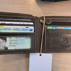 Wallets - Acharya, as reported by Centraal magazijn using iLost