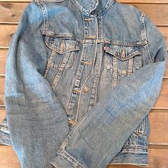 Denim jacket Taille L, as reported by IKEA Rennes - Pacé using iLost