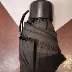 Hopfällbart paraply noir, rapporterat av TCL med iLost