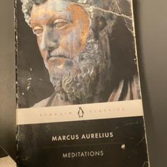 Könyv, amint azt MEININGER Hotel Copenhagen az iLost segítségével jelentette.