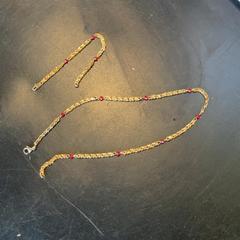 Sieraden Gouden ketting en armband، كما تم الإبلاغ عنه بواسطة Attractie- & Vakantiepark Slagharen عبر iLost
