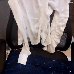 Glitter dark blue pants & white shirt, ako bolo nahlásené Leonardo Royal Hotel Amsterdam pomocou iLost