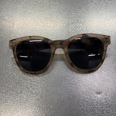 Gafas de sol, ha sido reportado por IKEA Tokyo-Bay con iLost