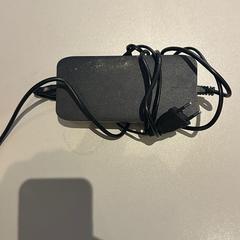 Laddare, rapporterat av Van der Valk Hotel Amsterdam-Amstel med iLost