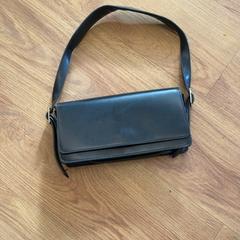 Väska, rapporterat av GVB med iLost