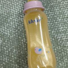 Babyfles, som rapportert av Pathé Helmond ved bruk av iLost