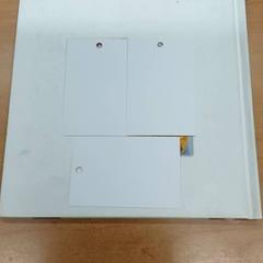 Literatura -tupperware, gisa salatu by Centraal magazijn iLost erabiliz