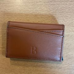 카드 홀더 Op naam van Lukenskaite, iLost를 사용하여 Gemeente Amsterdam에 보고됨