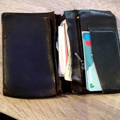 Carteiras, como reportado por EBS Tramplein utilizando o iLost