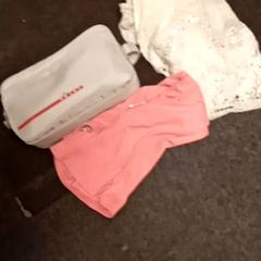 Hemd, Taschen & Tshirt, gemeldet von Mövenpick Hotel Amsterdam City Centre über iLost