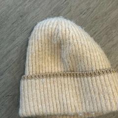 Kleding - Muts، كما تم الإبلاغ عنه بواسطة Centraal magazijn عبر iLost