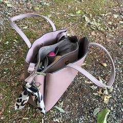 Roze tas, iLost에 보고됨
