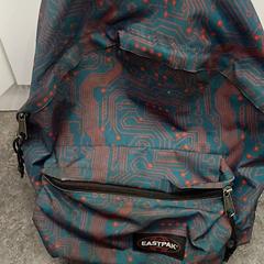 Rugzak/rugtas がiLostで Qbuzz GD Groningen HS によって報告されました