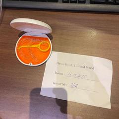 Protetor bucal mouth piece, como reportado por DoubleTree by Hilton Rotterdam Centre utilizando o iLost