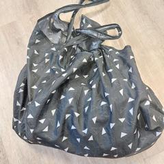 حقائب حمل وحقائب اليد، كما تم الإبلاغ عنه بواسطة EBS OV Poeldijk عبر iLost