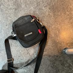 Torba na ramię Sahmi., zgłoszono przez Gemeente Amsterdam przy użyciu iLost