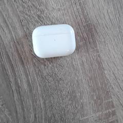 Airpods fodral Wit, rapporterat av EBS Tramplein med iLost
