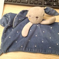 Doudou, a été signalé par IKEA Montpellier utilisant iLost