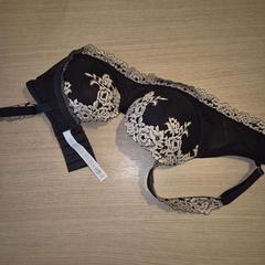 Sostenidor, segons ha informat Amsterdam ID Aparthotel mitjançant iLost