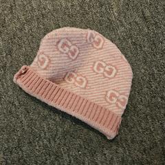 Babymuts, zoals gemeld door Ramada by Wyndham Amsterdam Airport Schiphol met iLost