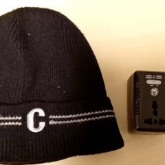 القبعة & أجهزة الشحن adaptaer، كما تم الإبلاغ عنه بواسطة Mövenpick Hotel Amsterdam City Centre عبر iLost