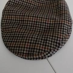 衣類 - hoofddeksel がiLostで Regio Antwerpen - Brussel によって報告されました