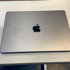 Macbook pro van Van Leest, segundo informou Gemeente Amsterdam - Bureau Gevonden Voorwerpen usando iLost