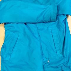 Kleding - Jas felblauw, ha sido reportado por Centraal magazijn con iLost