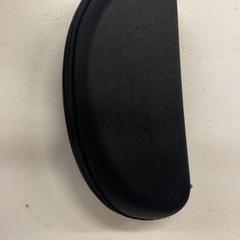 Estuche para lentes con lentes, segundo informou GVB usando iLost