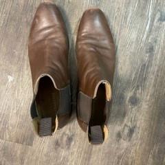 Men's shoes, gemeldet von Inntel Hotels Amsterdam Centre über iLost