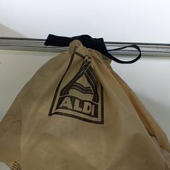 Väska - Draagtas aldi, rapporterat av Centraal magazijn med iLost