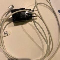 Adaptador black, como reportado por Room Mate Bruno utilizando o iLost