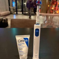 Cepillo de dientes eléctrico, ha sido reportado por Van der Valk Hotel Amsterdam-Amstel con iLost