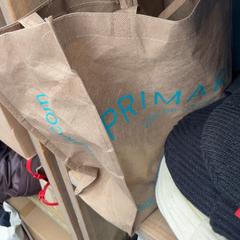 Taška Primarktas met bakje erin, jak nahlášeno Schaatsbaan Rotterdam pomocí iLost