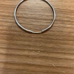 Kolczyk, zgłoszono przez Pathé Buitenhof przy użyciu iLost