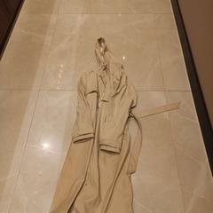 Jakke Beige, som rapportert av Van der Valk Hotel Gorinchem ved bruk av iLost