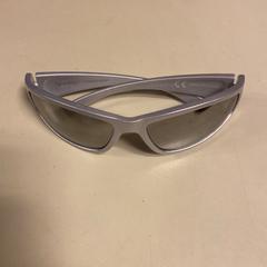 Zonnebril  Zilver, segons ha informat Pathé Tuschinski mitjançant iLost