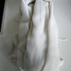 Kleding - Sjaal wit, como reportado por Centraal magazijn utilizando o iLost