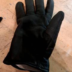 Rukavice Zwart, ako bolo nahlásené IKEA Wilrijk pomocou iLost